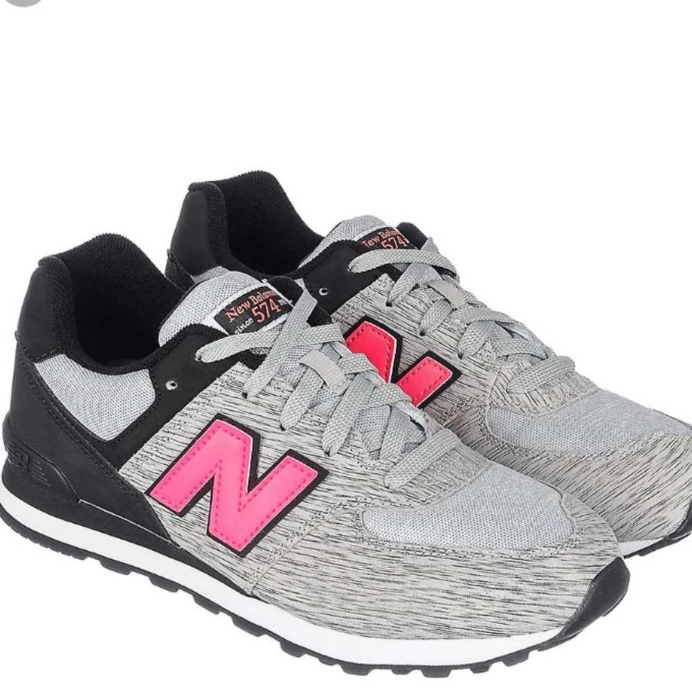 New Balance Tennis Shoes